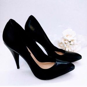 Black Steve Madden Leather Pumps 8.5